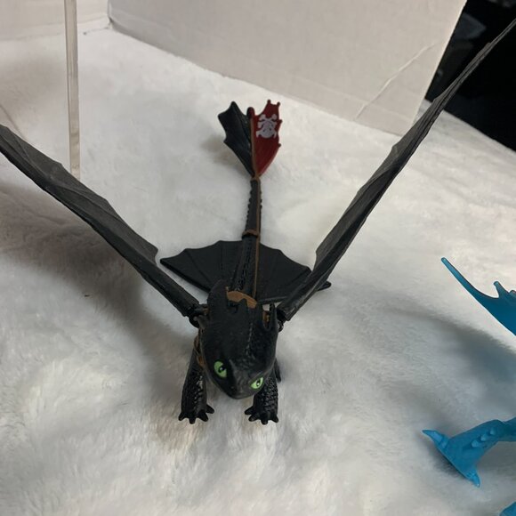 Lot of 9 How to Train Your Dragon Action Figures - Picture 9 of 14